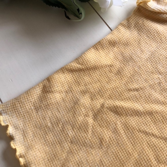 💘NWOT!! AE Waffle Knit Lettuce Hem Tee - Picture 3 of 8
